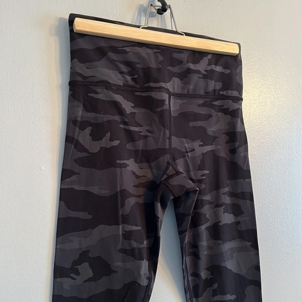 Athleta Elation Camo 7/8 Tight
